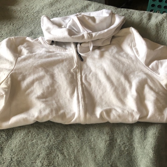 White Zip-Up Hoodie with Pockets short sleeve - Picture 2 of 10